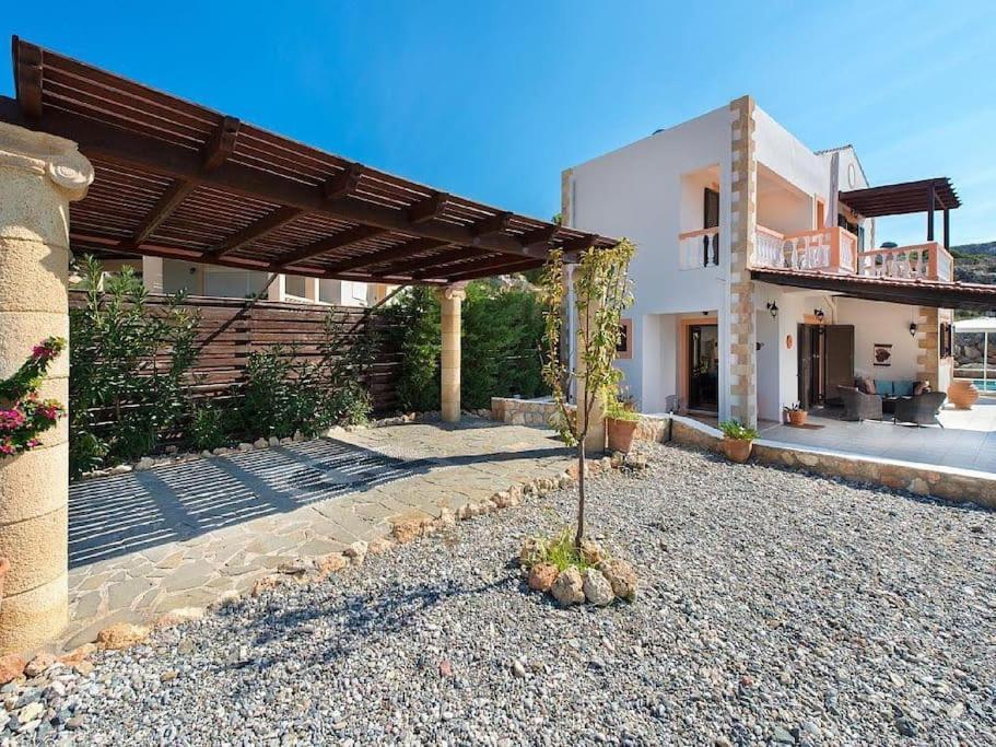 Villa Pefki Luaran gambar